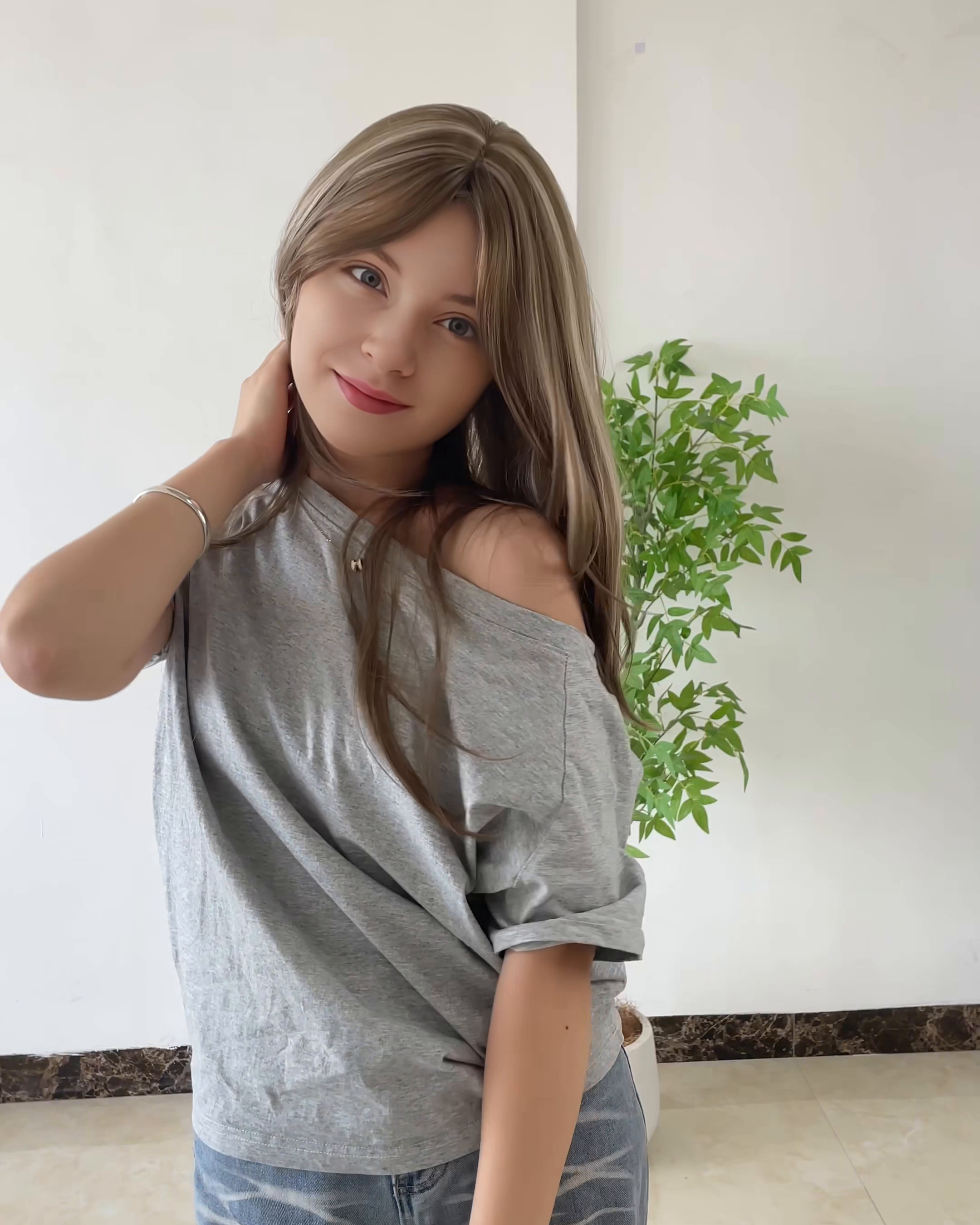 Light Brown Layered Wavy Wig