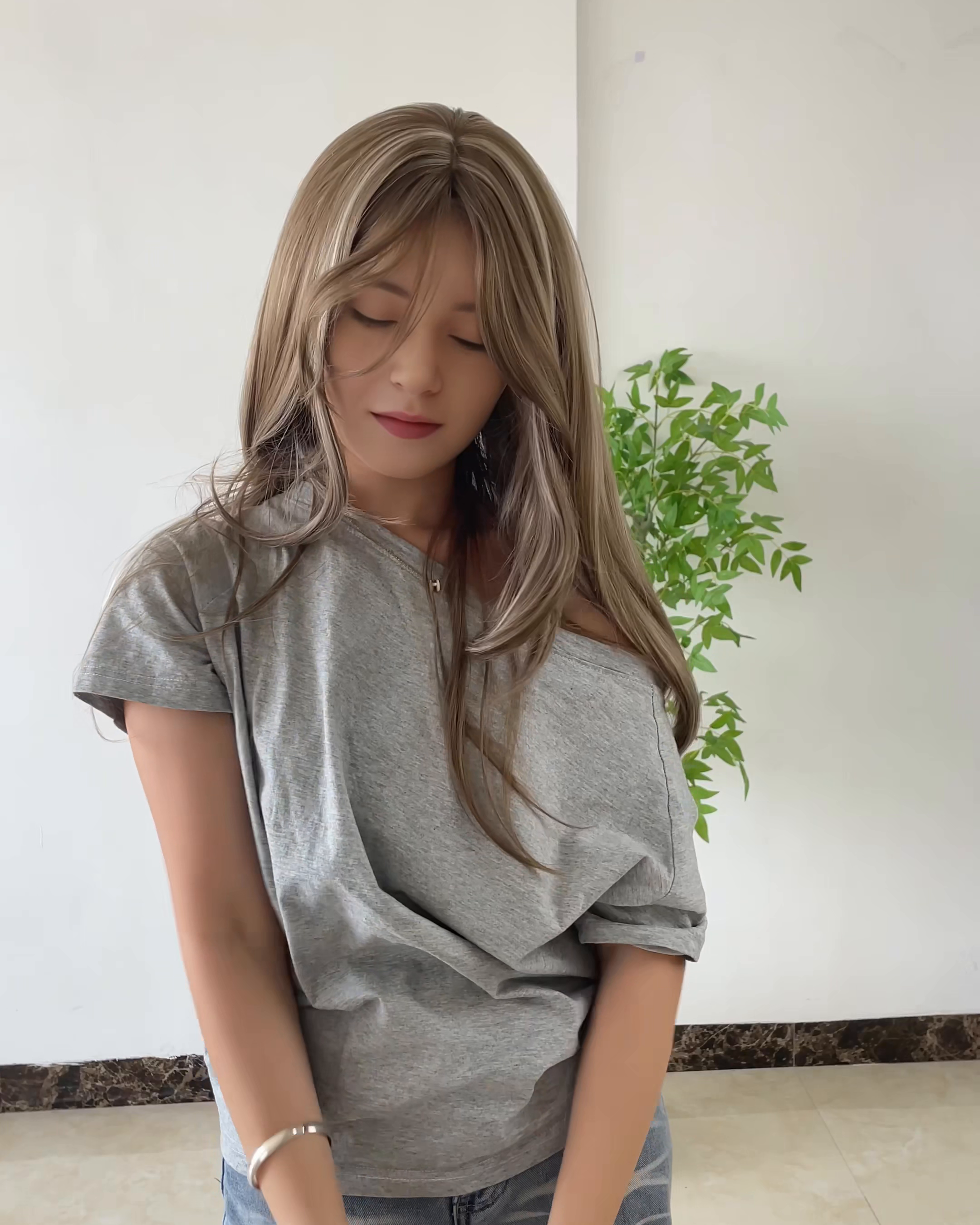 Light Brown Layered Wavy Wig