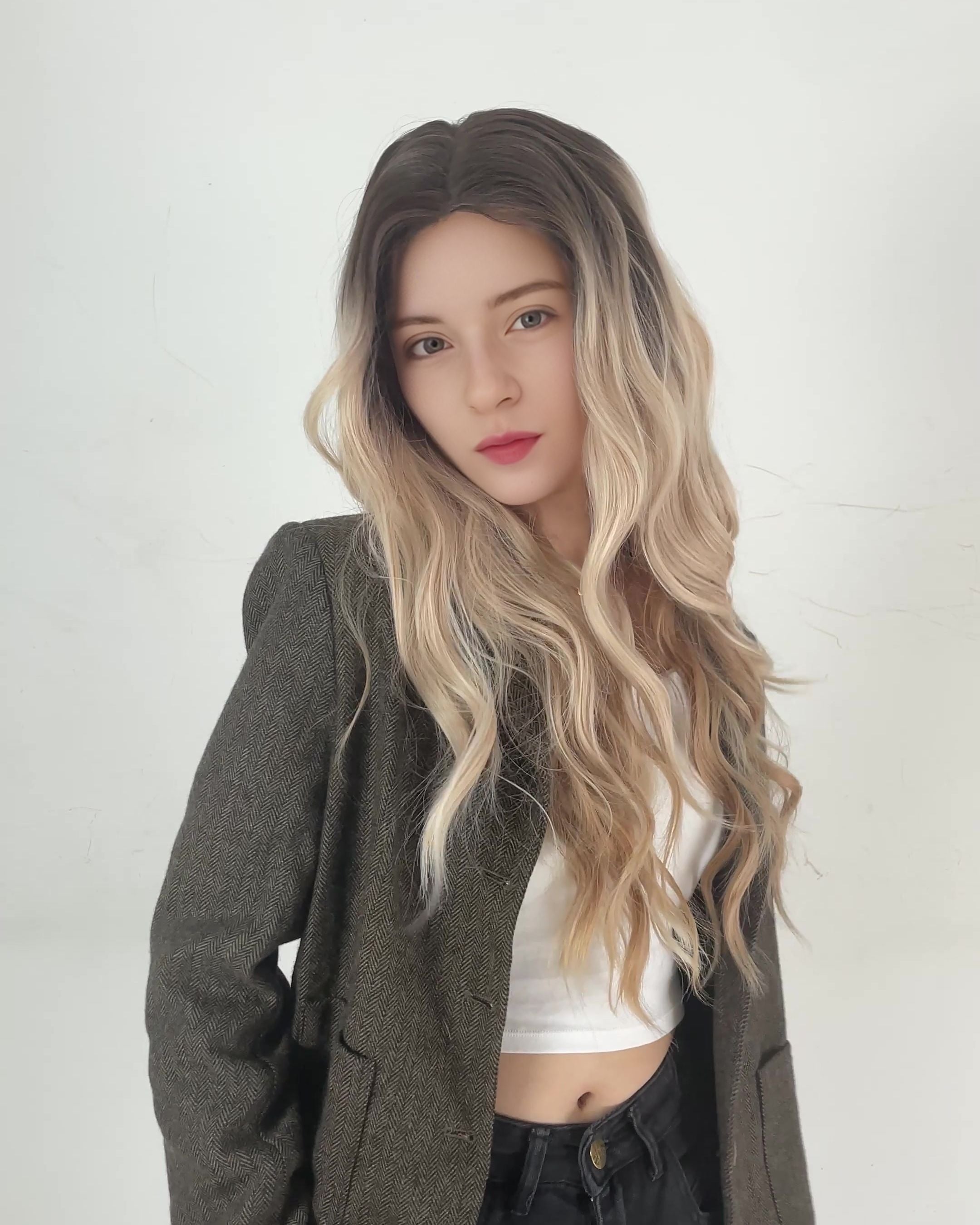 Isla – Ash Blonde Classic 13×6 Lace Front Wig