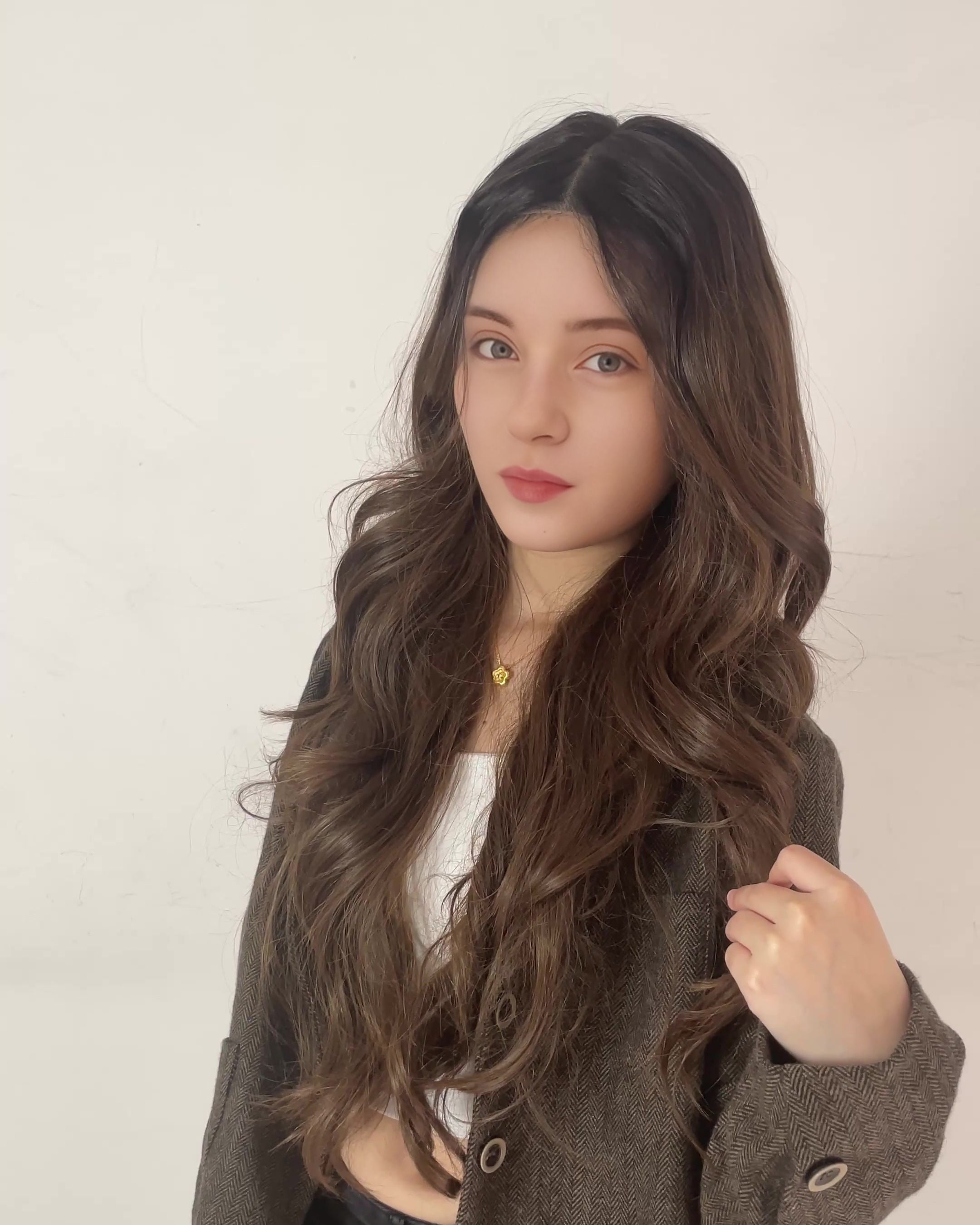 Luna – Dark Brown Classic 13x6 Lace Front Wig