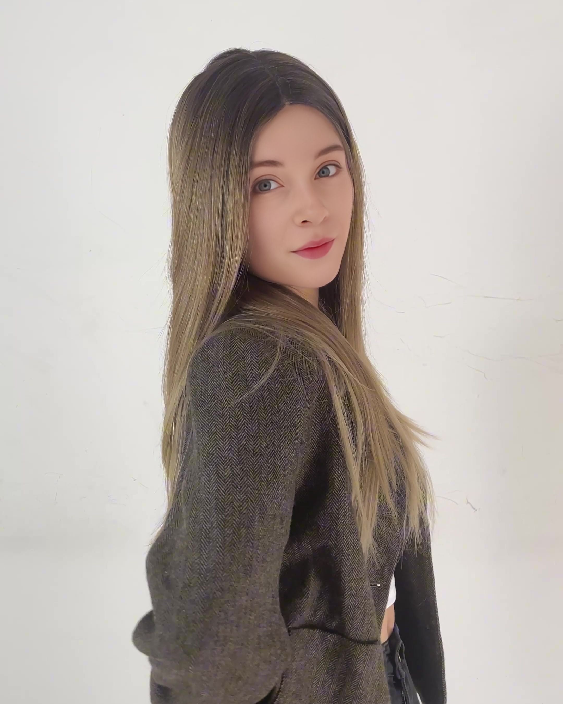 Elena – Rooted Ash Blonde Essential T-Part Lace Wig