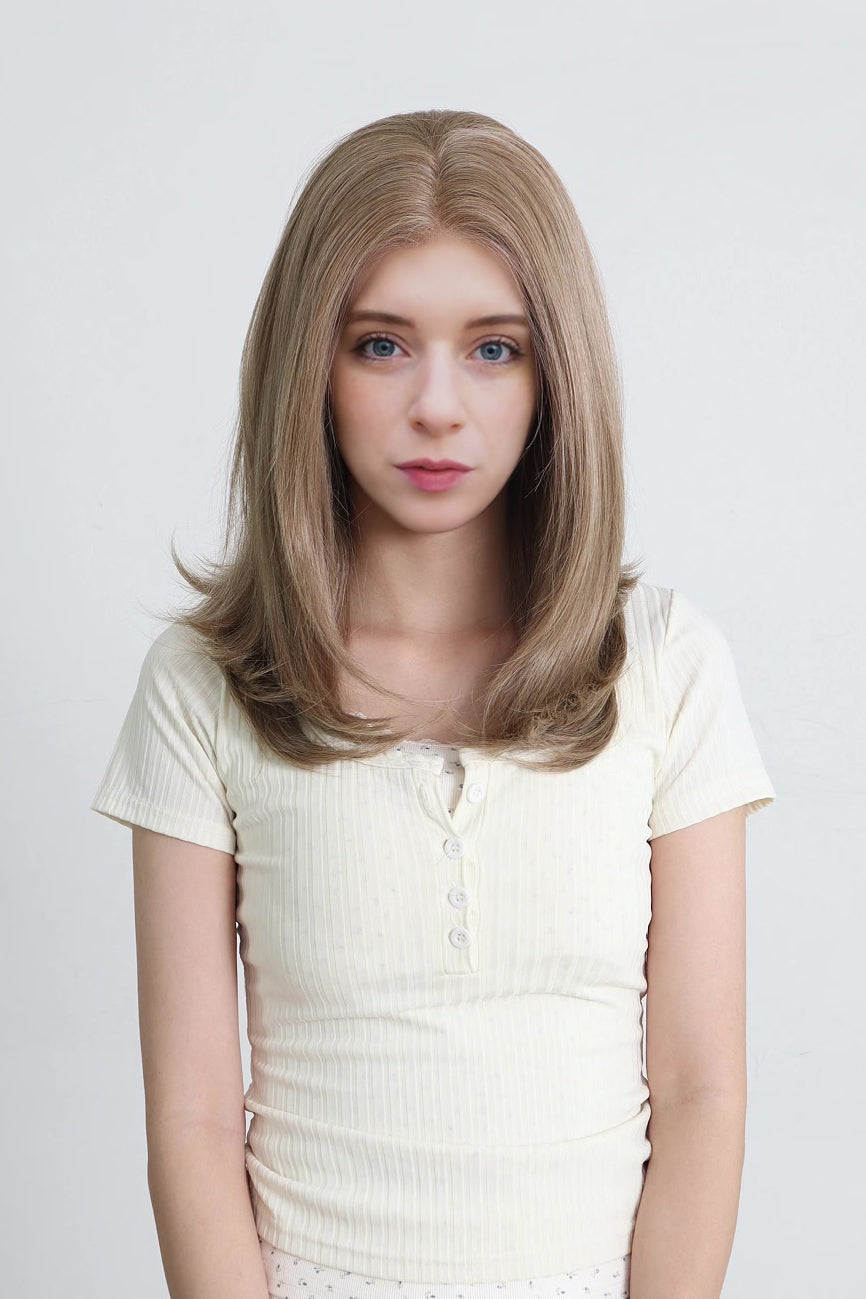Lydia — Sandy Beige Blonde · 18" | 13×6 Lace Front Wig