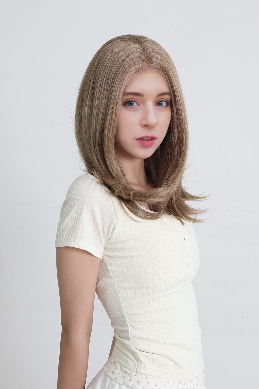 Lydia — Sandy Beige Blonde · 18" | 13×6 Lace Front Wig