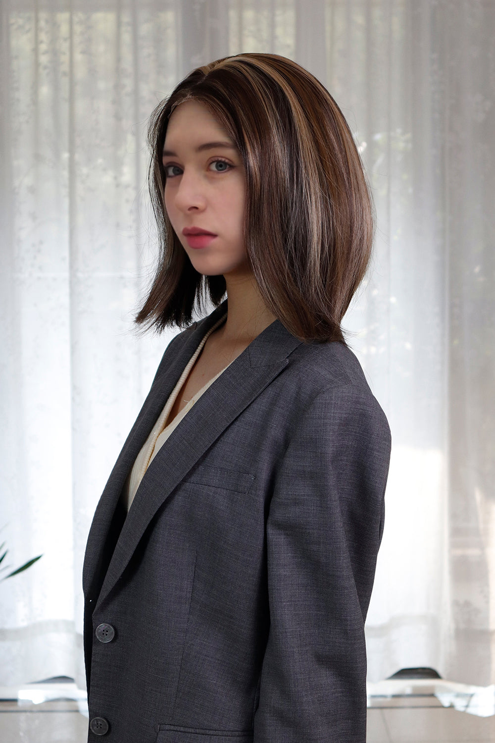 Nora – Mocha Brown Highlighted Bob Lace Front Wig