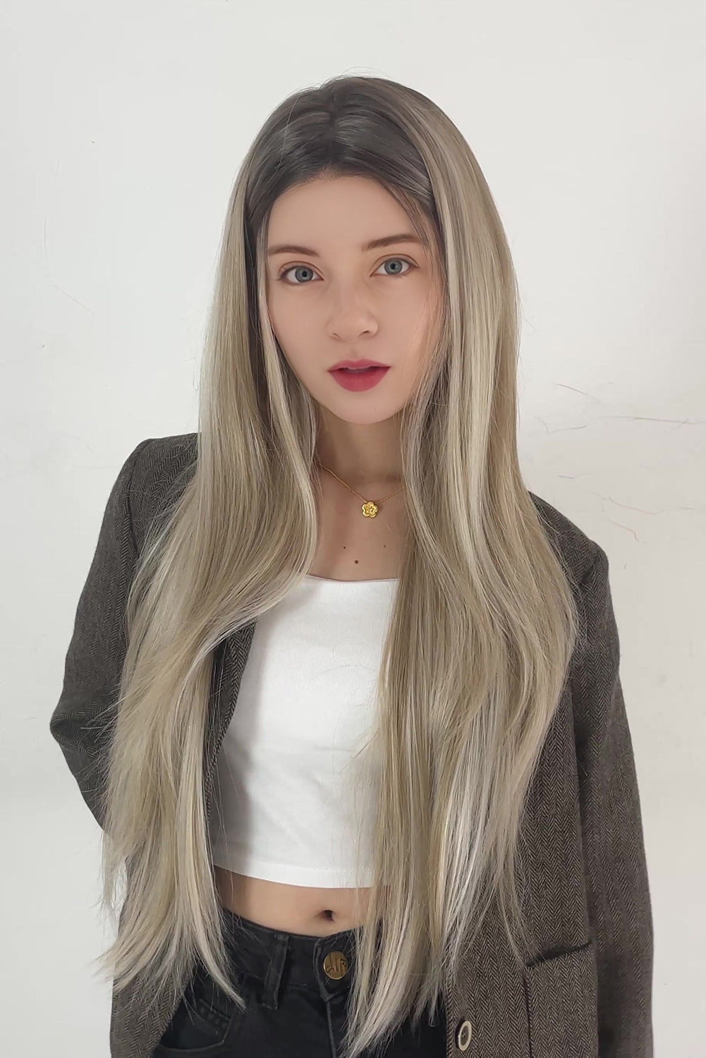 Isabelle – Rooted Ash Blonde · 26" | 13×6 Lace Front Wig