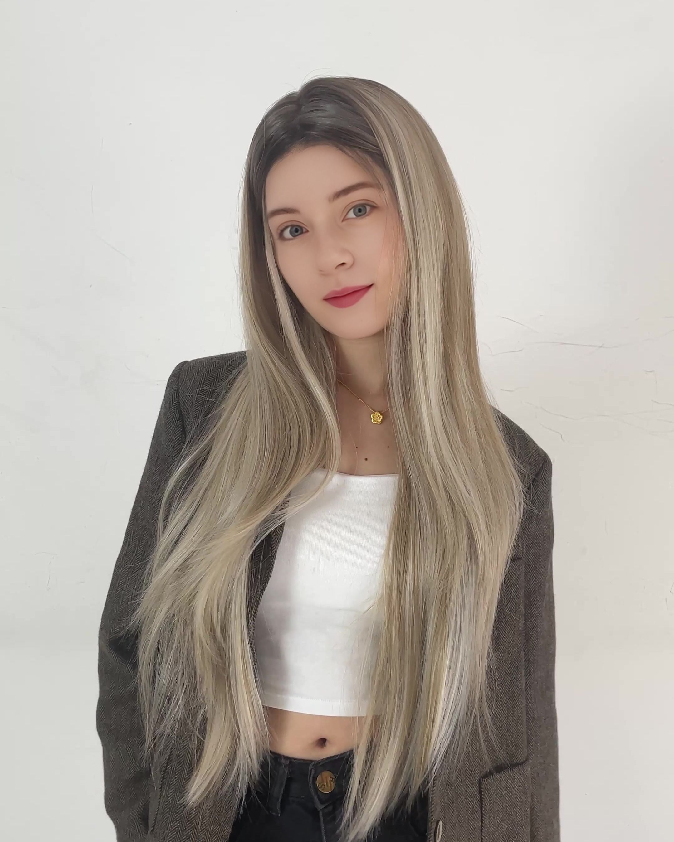 Isabelle – Ash Beige Blonde Classic 13x6 Lace Front Wig