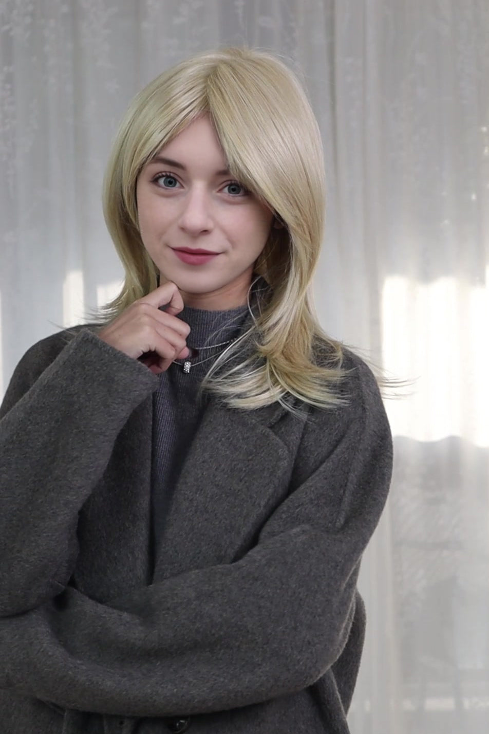 ADELE — Champagne Blonde Feathered Layers Mono Top Lace Front Wig