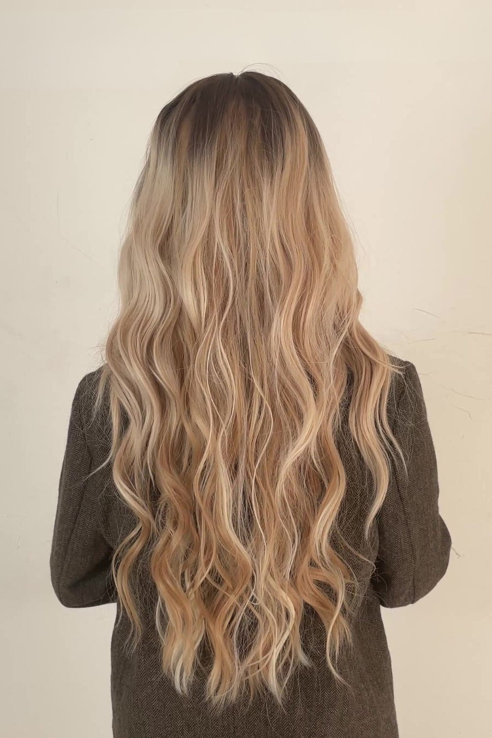 Isla – Ash Blonde · 26" | 13×6 Lace Front Wig