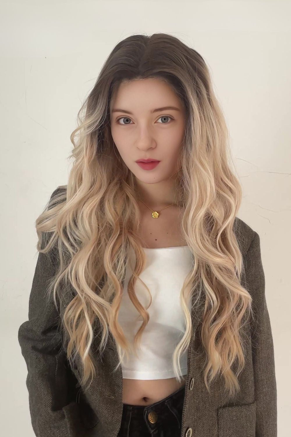 Isla – Ash Blonde · 26" | 13×6 Lace Front Wig