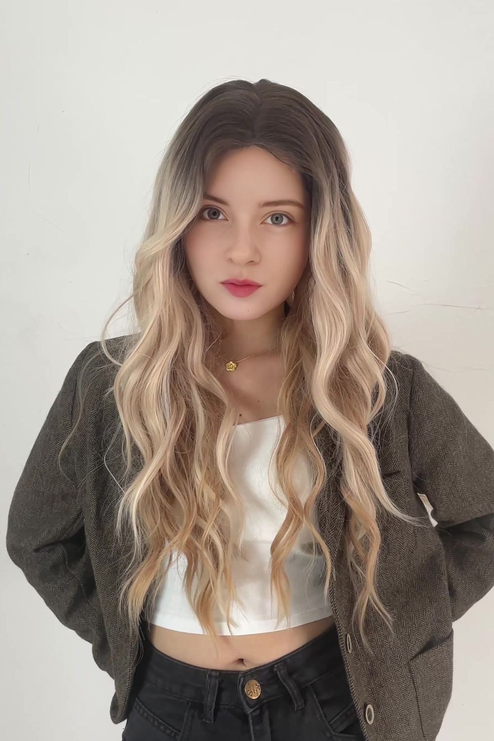 Isla – Ash Blonde · 26" | 13×6 Lace Front Wig