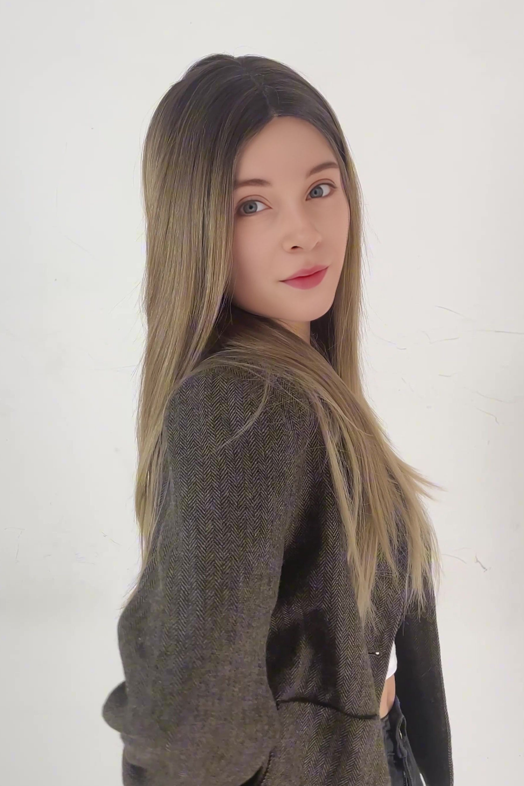 Elena – Rooted Ash Blonde Essential T-Part Lace Wig