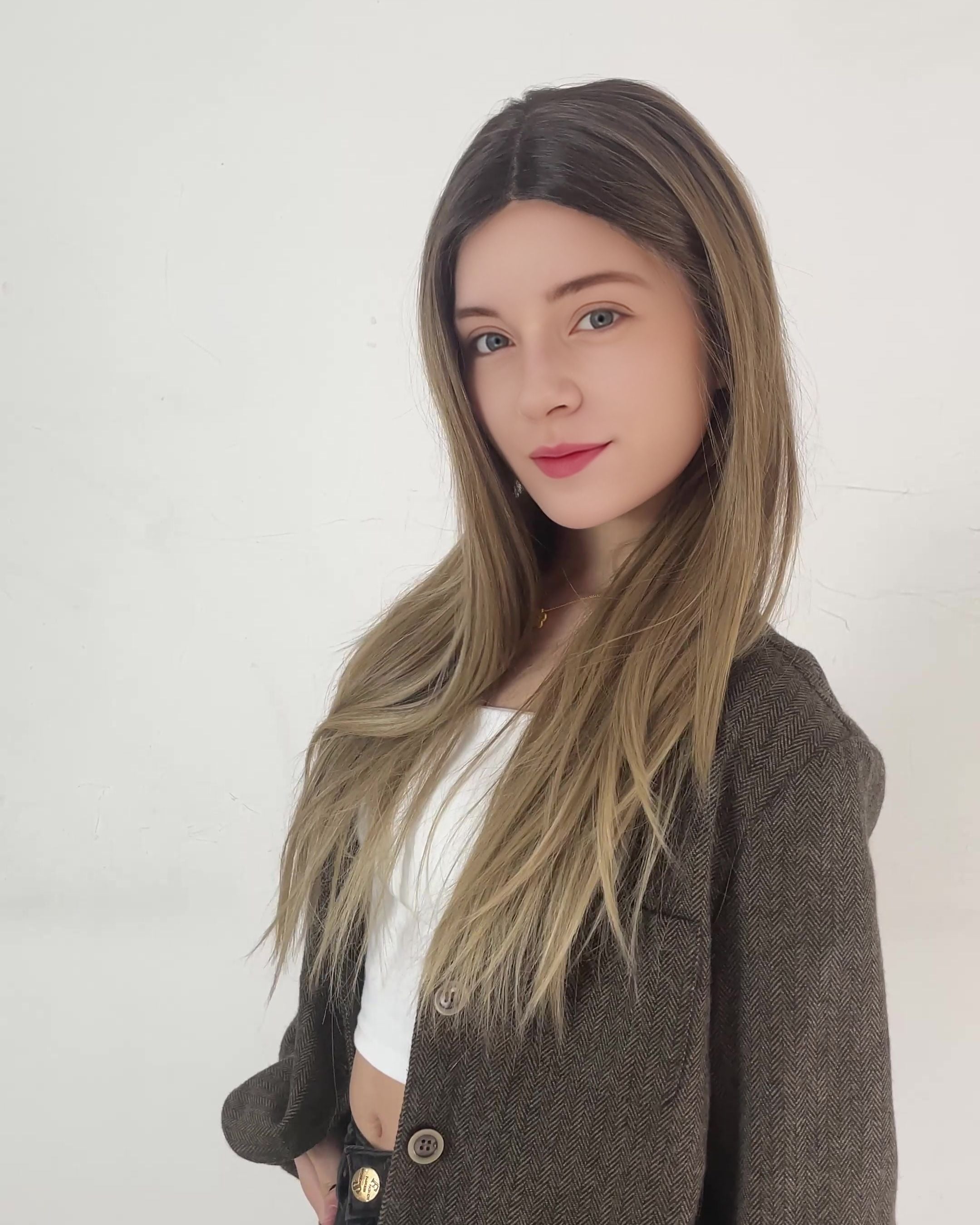 Elena – Rooted Ash Blonde Essential T-Part Lace Wig