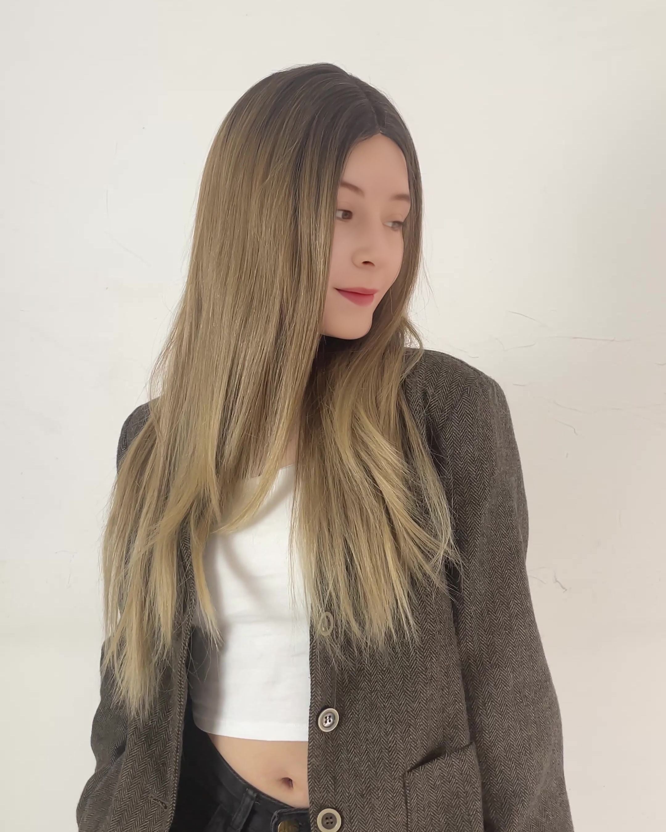 Elena – Rooted Ash Blonde Essential T-Part Lace Wig