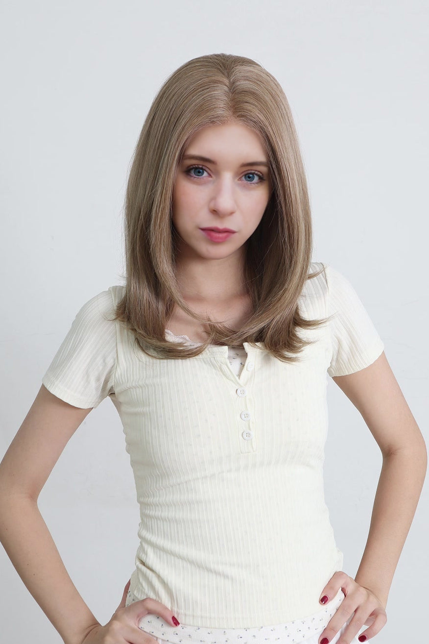 Lydia — Sandy Beige Blonde · 18" | 13×6 Lace Front Wig