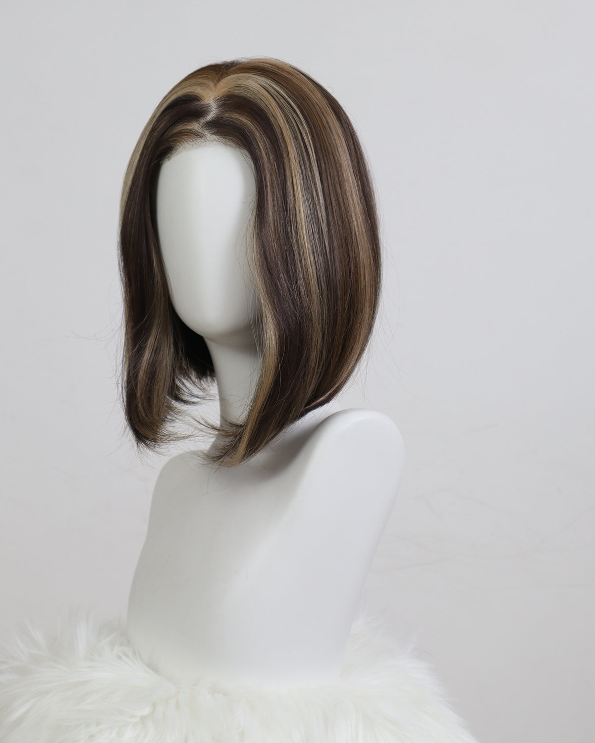 Nora – Mocha Brown Highlighted Bob Lace Front Wig