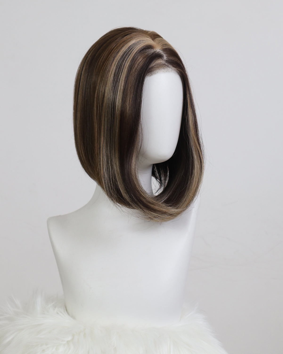 Nora – Mocha Brown Highlighted Bob Lace Front Wig