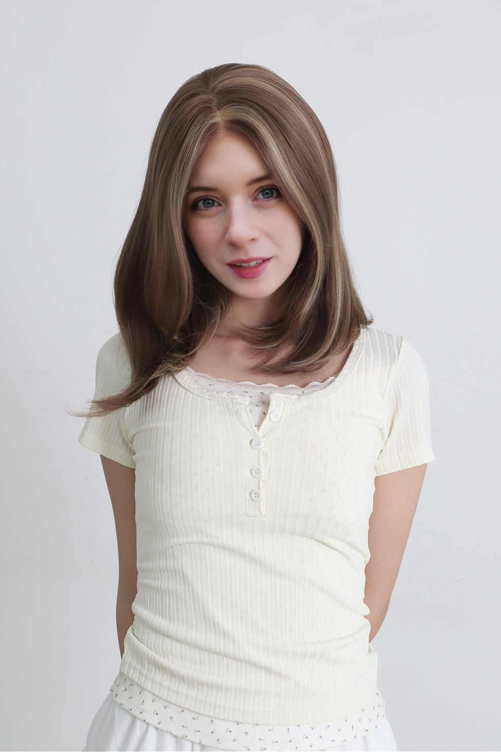 Evie | Blond kurze-13*6 HD Front-Lace-Frontal-Perücke (Handgestrickt)