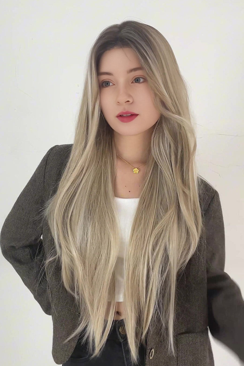 Isabelle – Rooted Ash Blonde · 26" | 13×6 Lace Front Wig