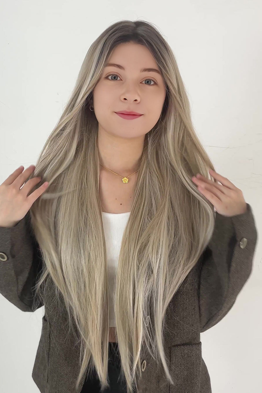 Isabelle – Rooted Ash Blonde · 26" | 13×6 Lace Front Wig