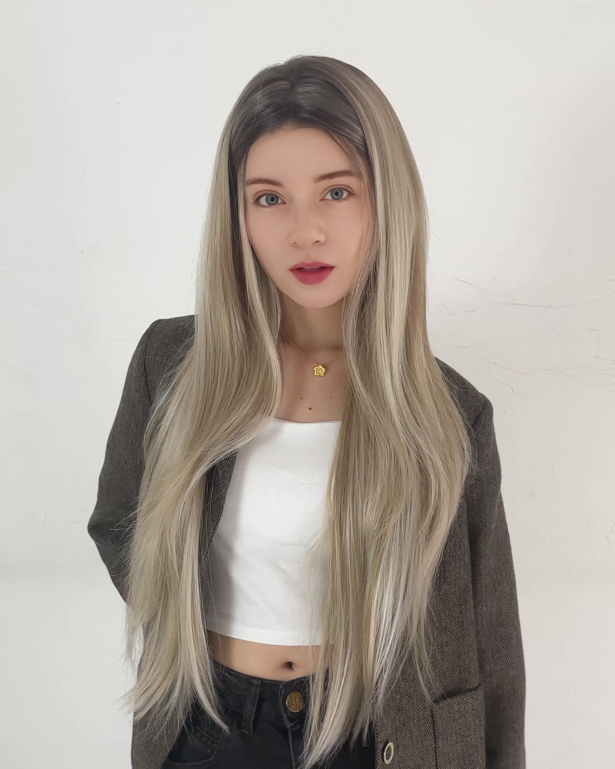 Isabelle – Ash Beige Blonde Classic 13x6 Lace Front Wig