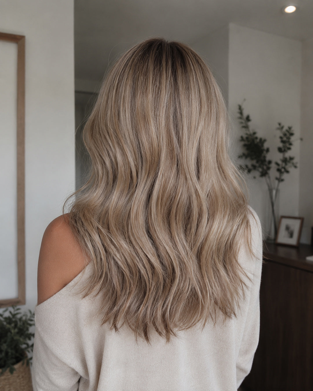 Faye synthetic wig, Rooted Ash Blonde Soft Bob